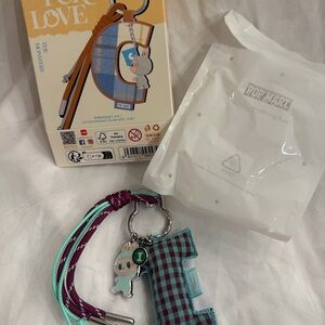 Pop Mart Pin For Love keychain letter ‘I’